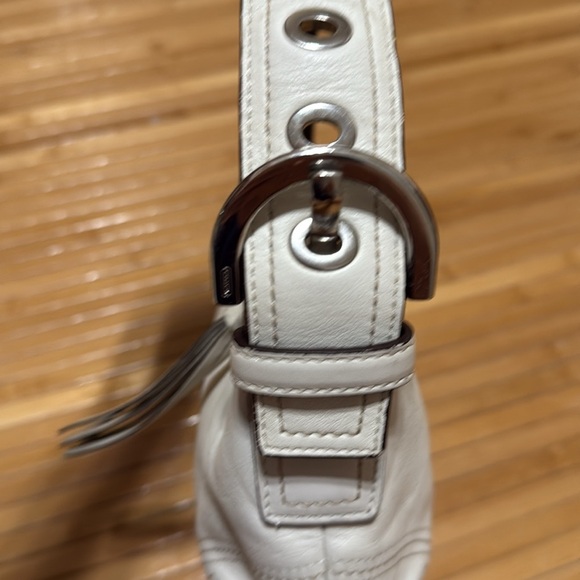 Vintage Coach Cream Leather Soho Hobo Shoulder Bag - Picture 4 of 10
